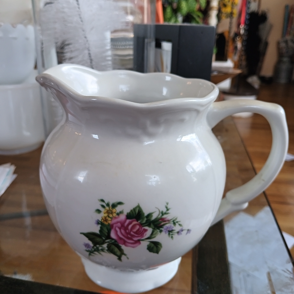 Beverly Rose Tabletop
